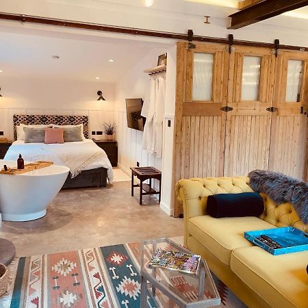 Luxury Barn With Hot Tub, Spa Treatments, Private Dining Little Budworth Exteriör bild