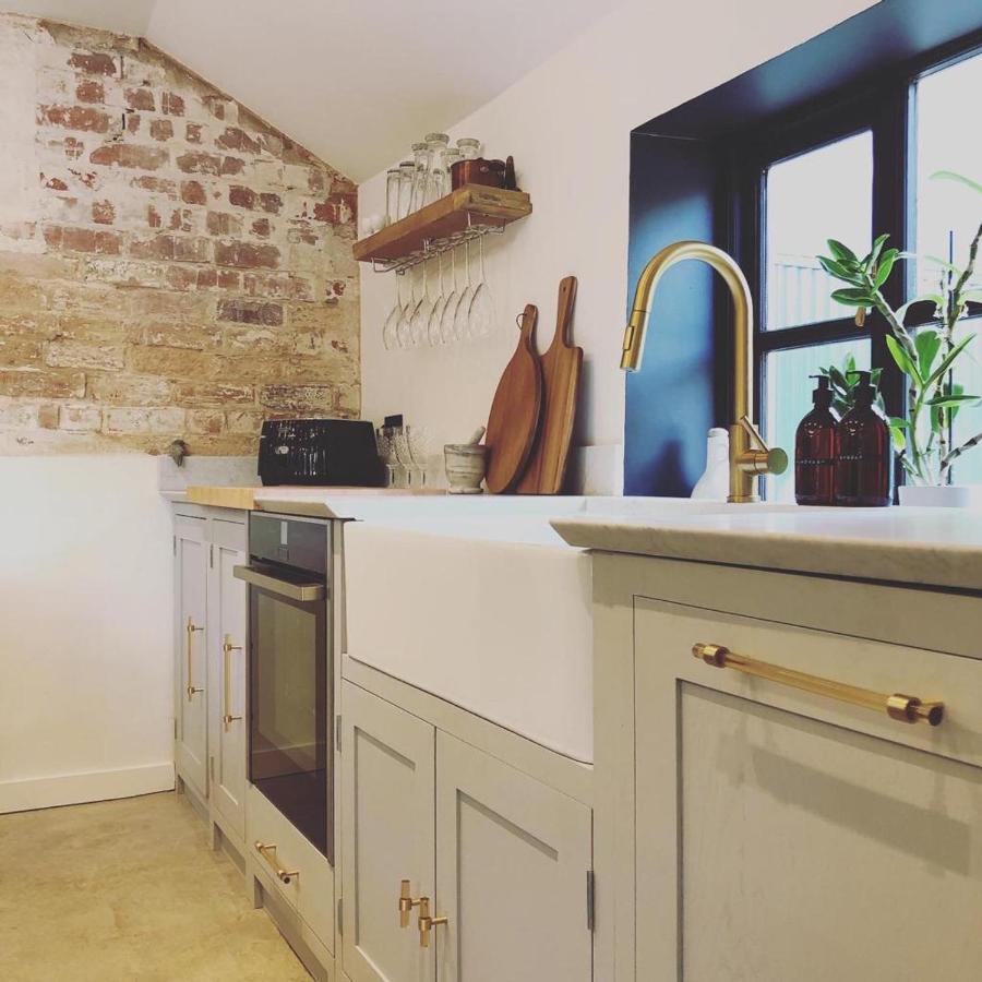 Luxury Barn With Hot Tub, Spa Treatments, Private Dining Little Budworth Exteriör bild