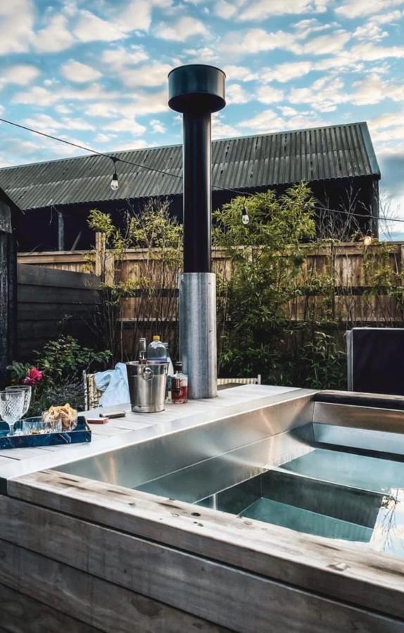 Luxury Barn With Hot Tub, Spa Treatments, Private Dining Little Budworth Exteriör bild